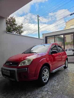 FORD FIESTA 1.0 MPI TRAIL HATCH 8V FLEX 4P MANUAL